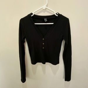 Cropped Black Long Sleeve